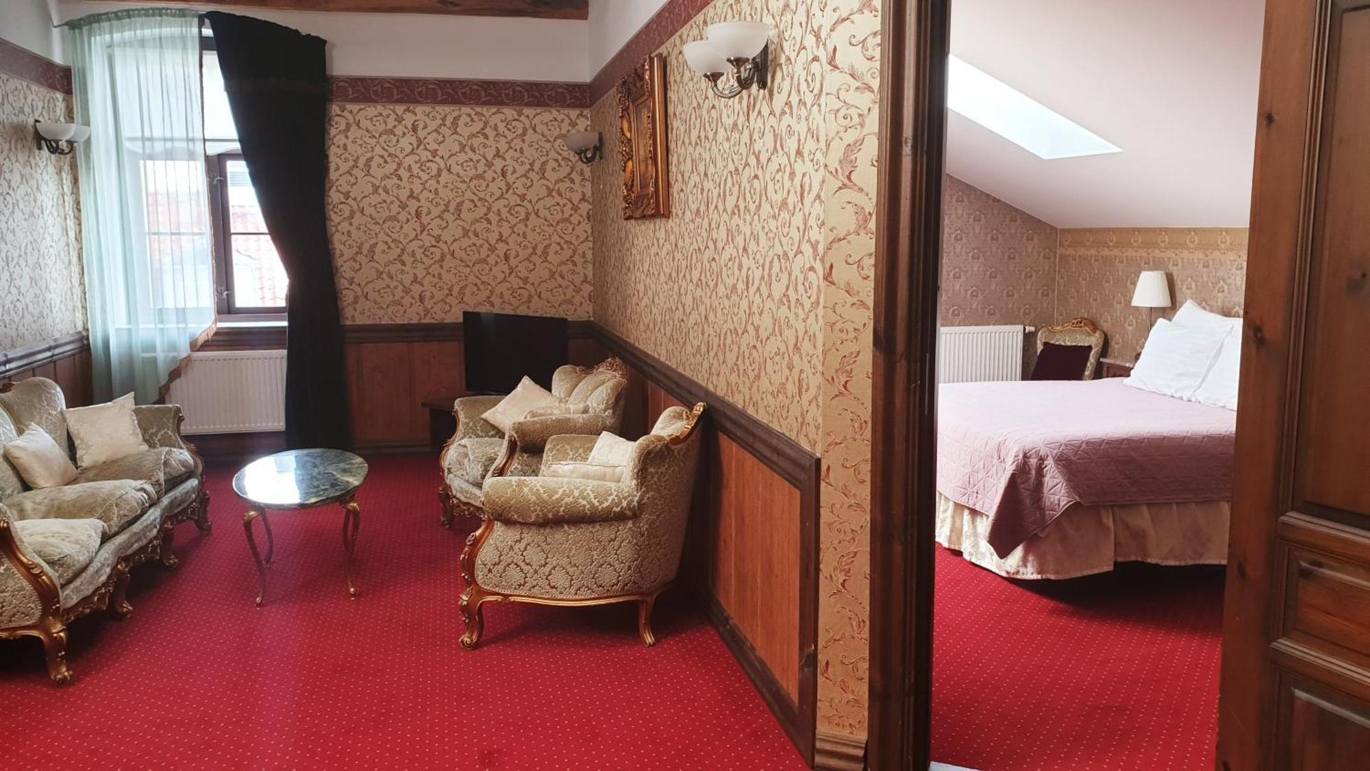 St. Peterburg Hotell Pärnu Exteriör bild