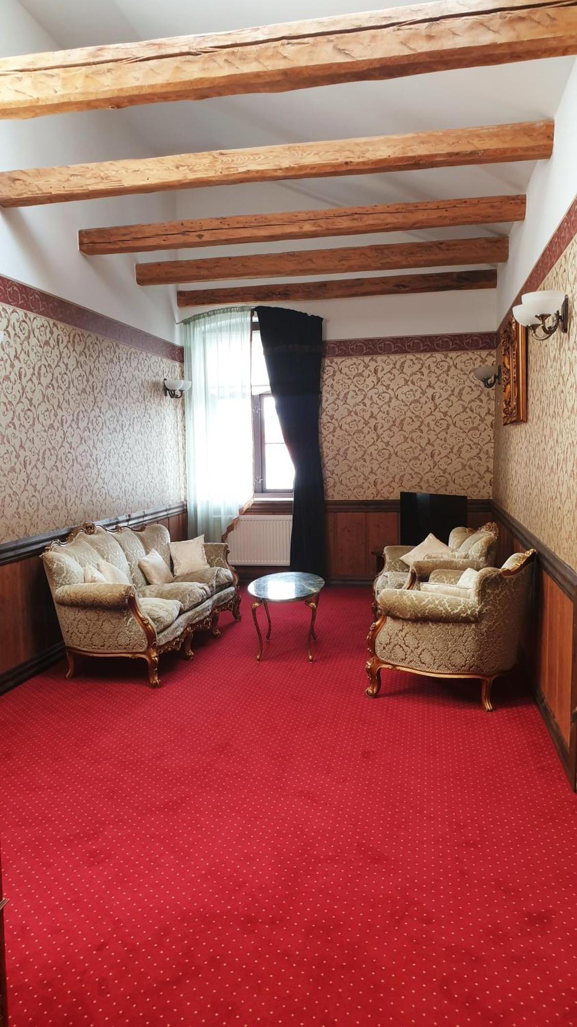 St. Peterburg Hotell Pärnu Exteriör bild