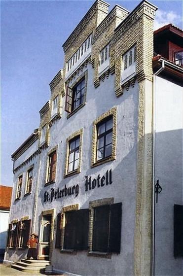 St. Peterburg Hotell Pärnu Exteriör bild